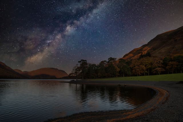 <p>The clear skies over Buttermere in the Lake District </p>