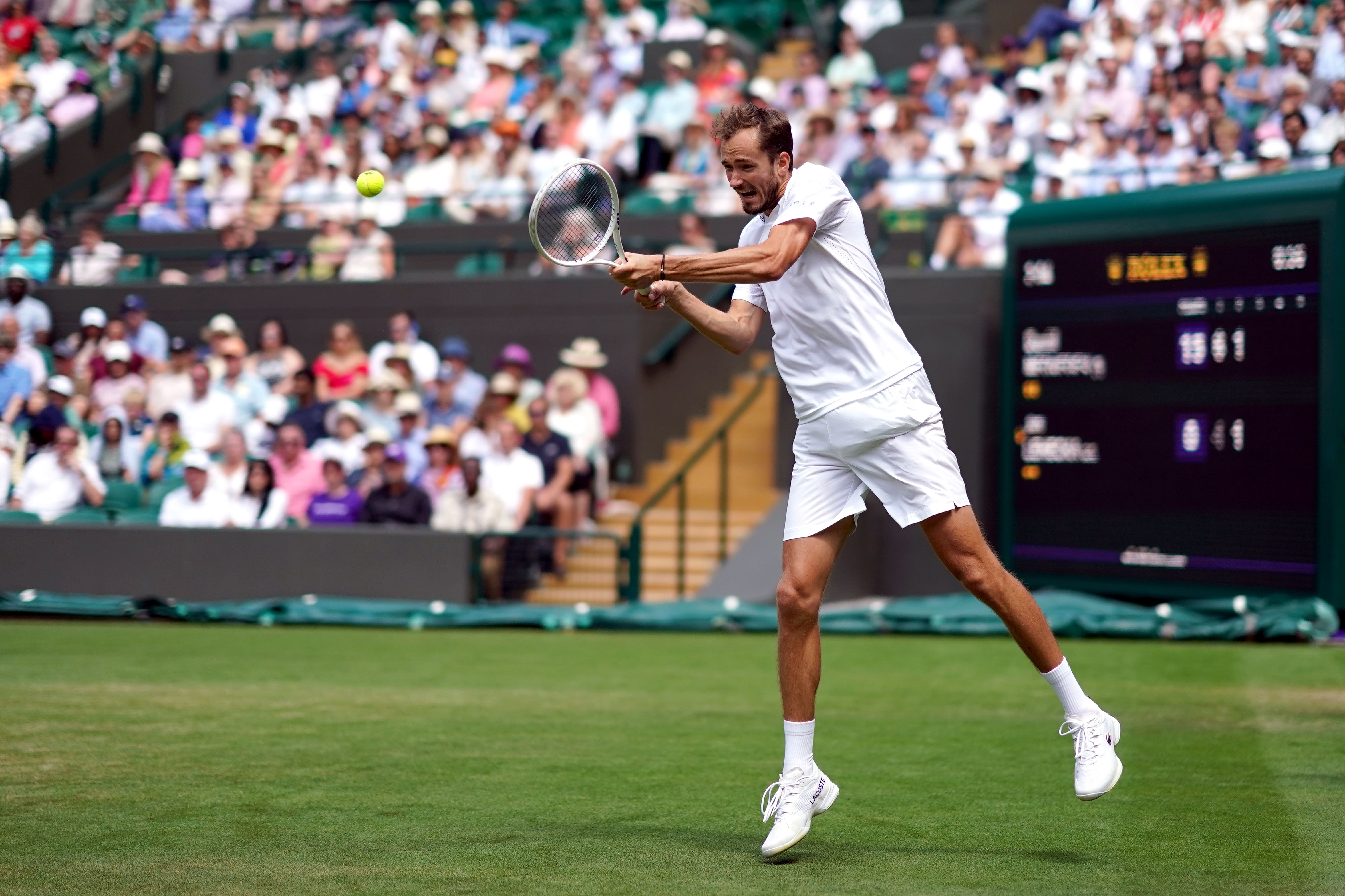 Daniil Medvedev sails past injured Jiri Lehecka into Wimbledon quarter-finals The Independent
