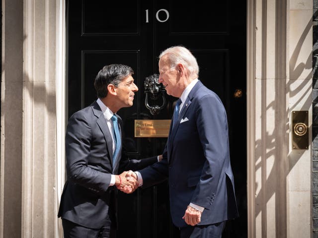<p>Rishi Sunak greets Joe Biden outside No 10 </p>