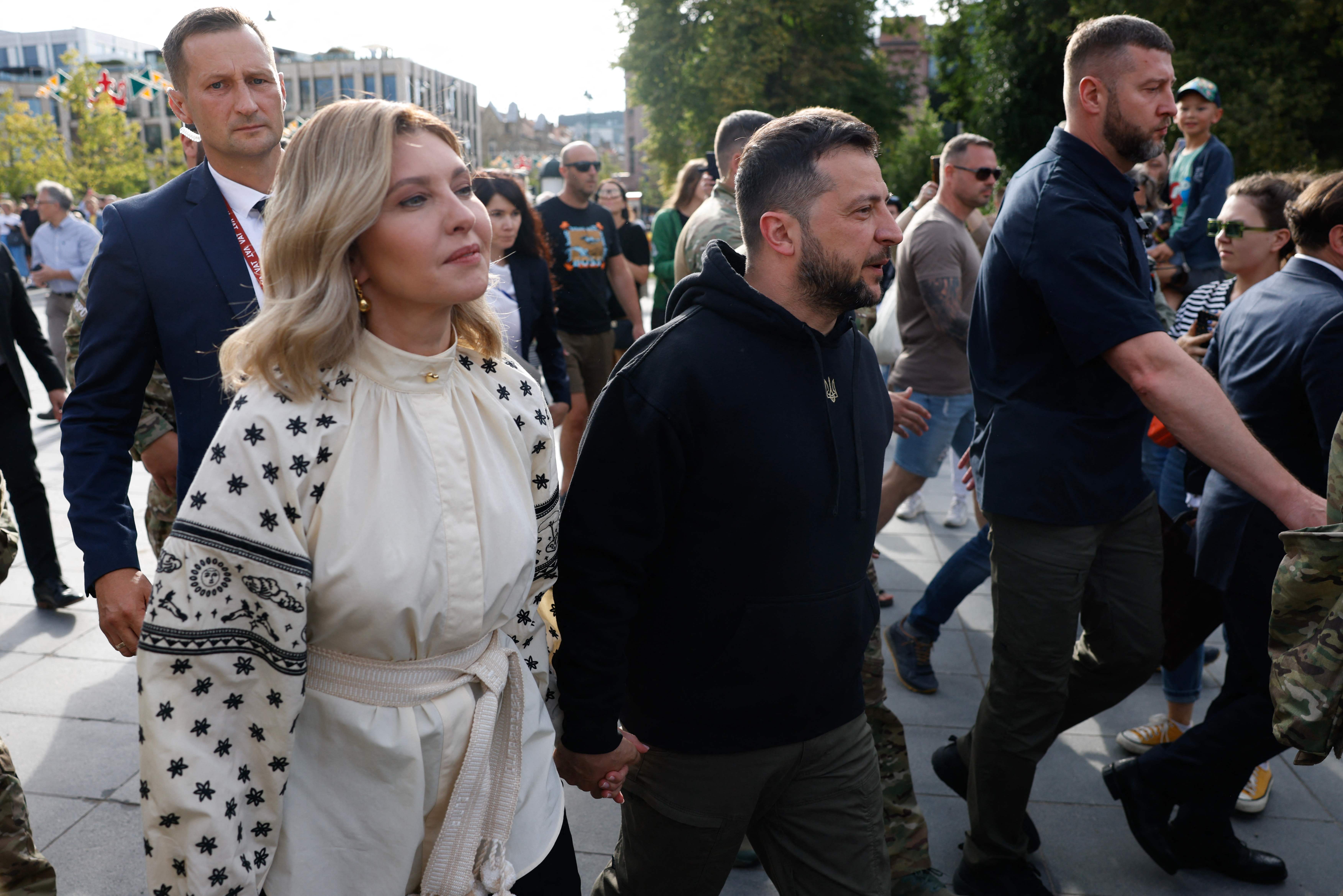 <p>Volodymyr Zelensky with his wife Olena at Lukiskiu Square in Vilnius</p>