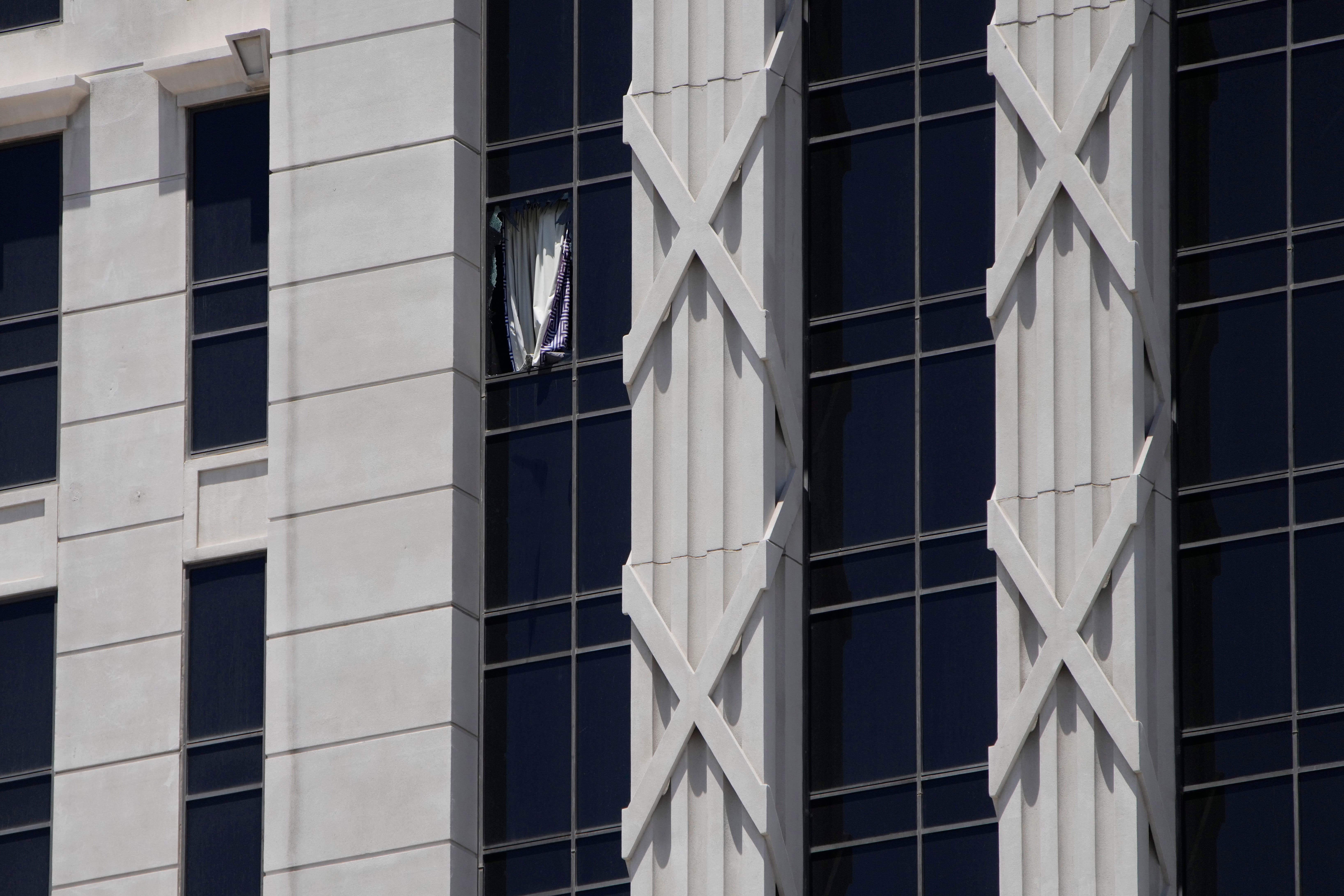Las Vegas SWAT team captures man who held hostage in Caesars Palace hotel room - Vimarsana News