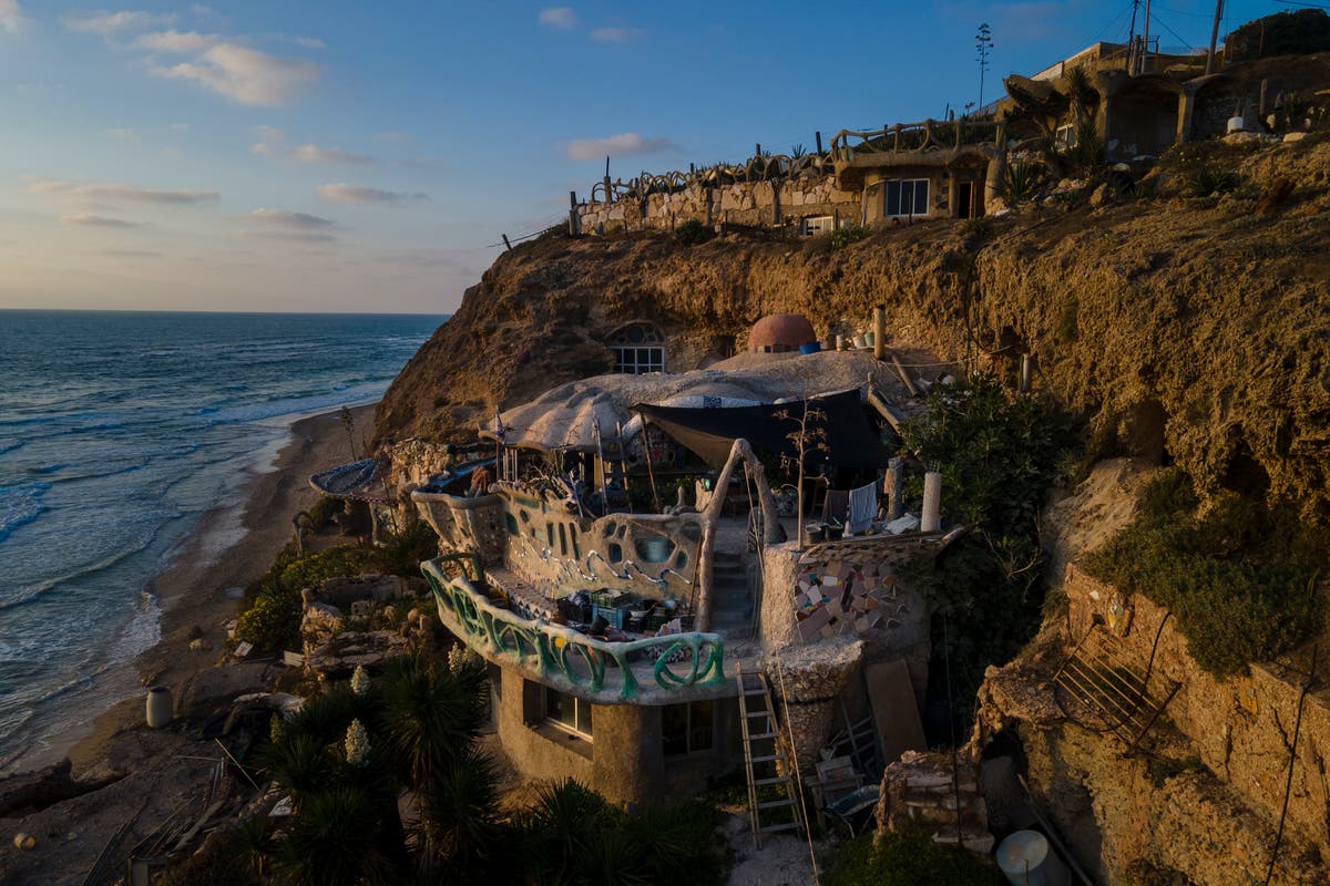 After half a century, Israel moves to evict squatter from his cave home on the beach After half a century, Israel moves to evict squatter from his cave home on the beach