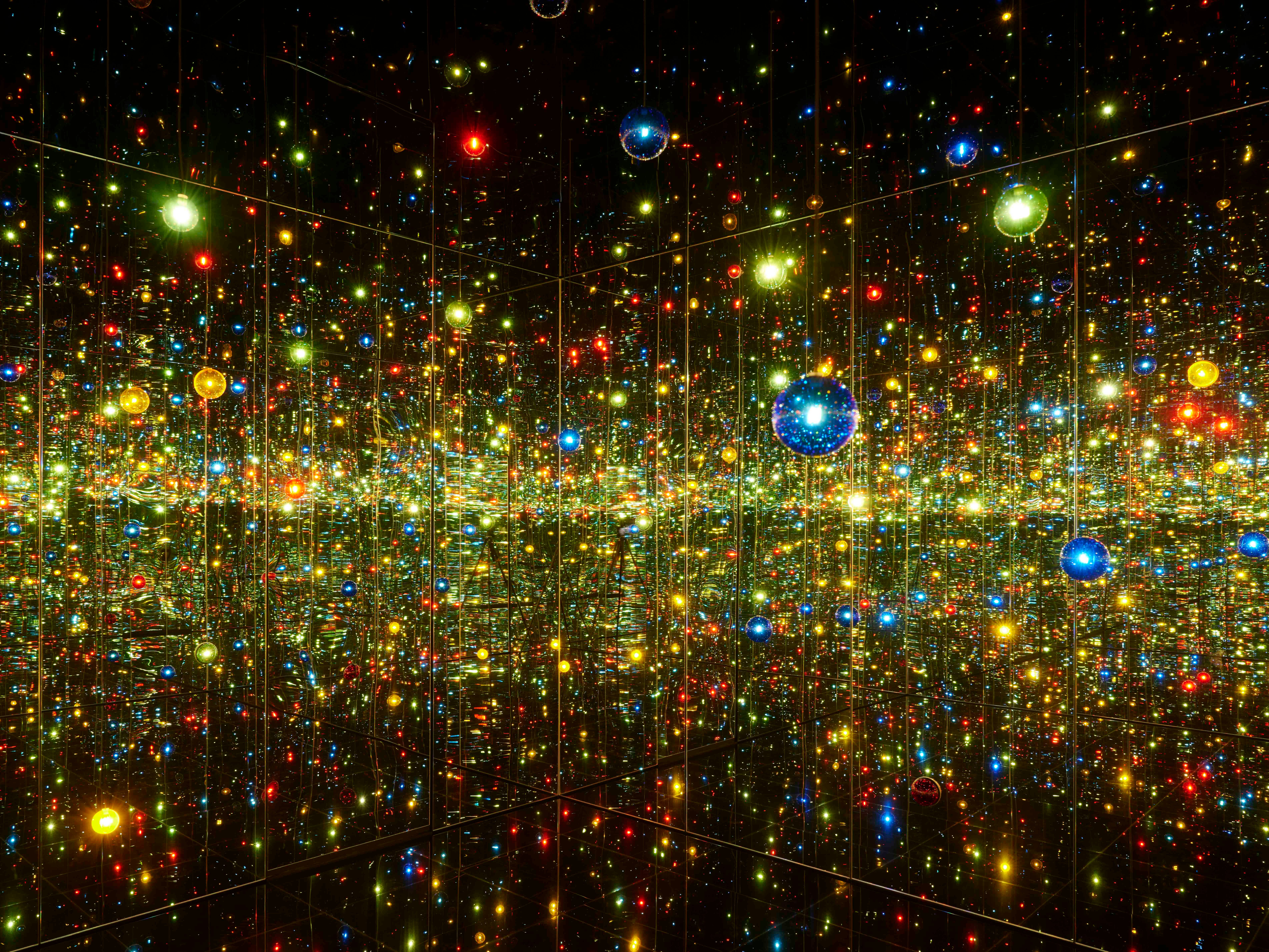 Infinity Mirrored Room – A Wish for Human Happiness Calling from Beyond the Universe