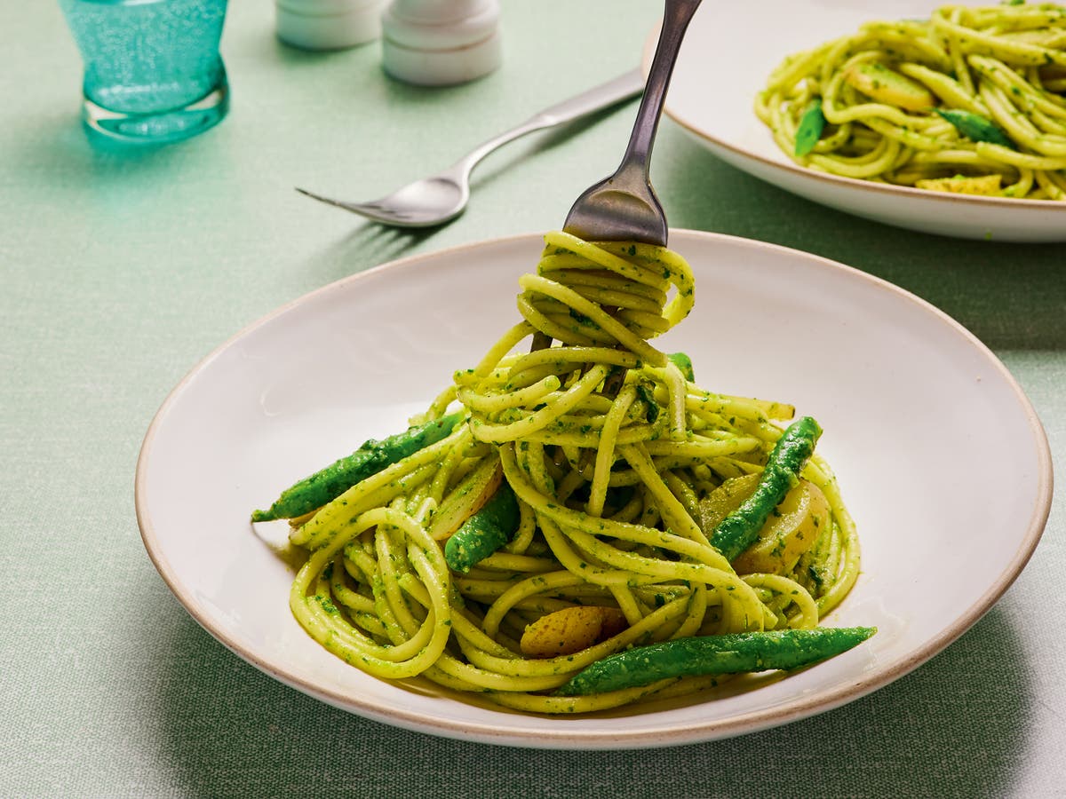 How to make pesto green bean spaghetti The Independent
