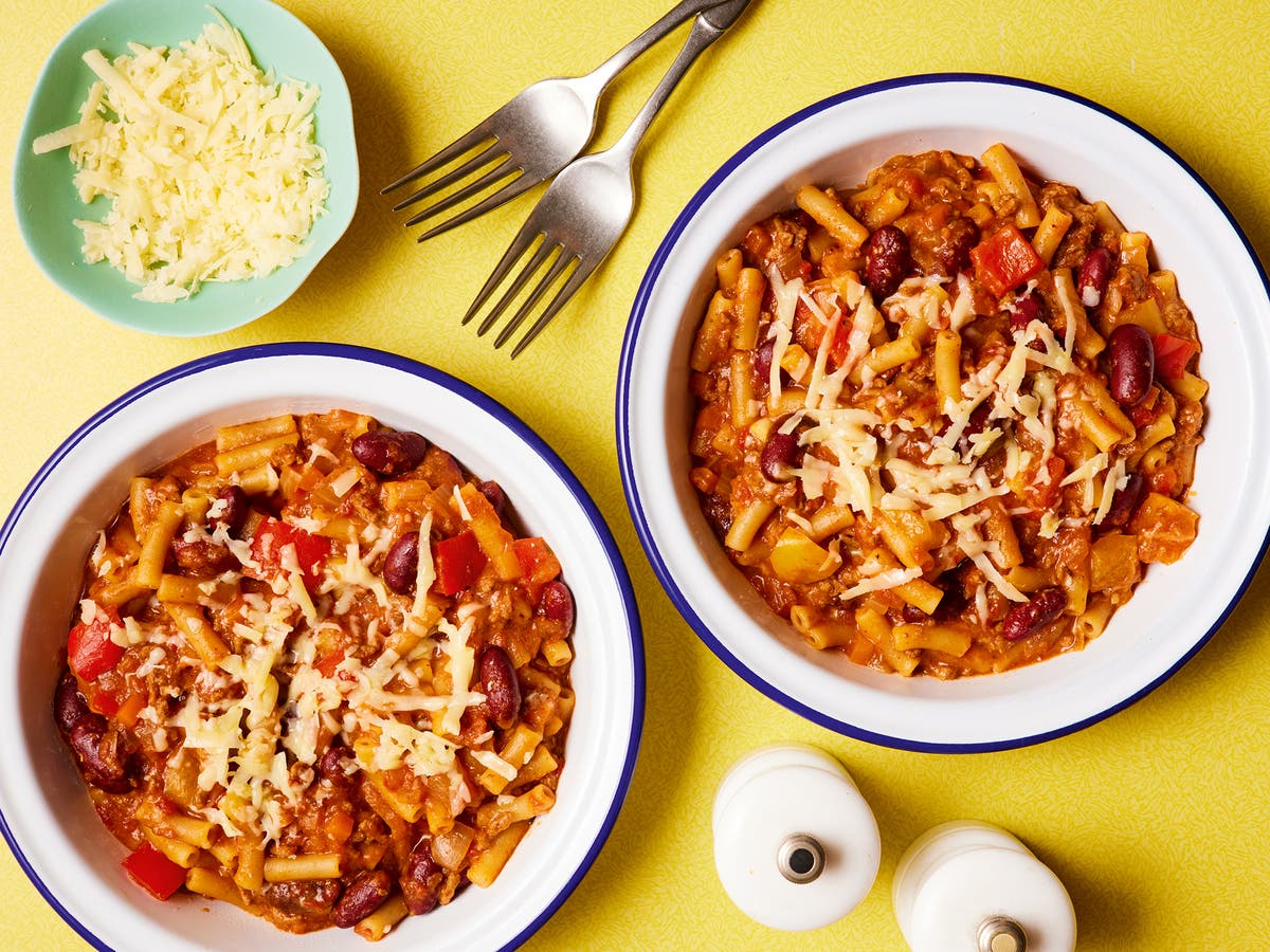 ‘Deliciously indulgent’ one-pot chilli mac and cheese ‘Deliciously indulgent’ one-pot chilli mac and cheese