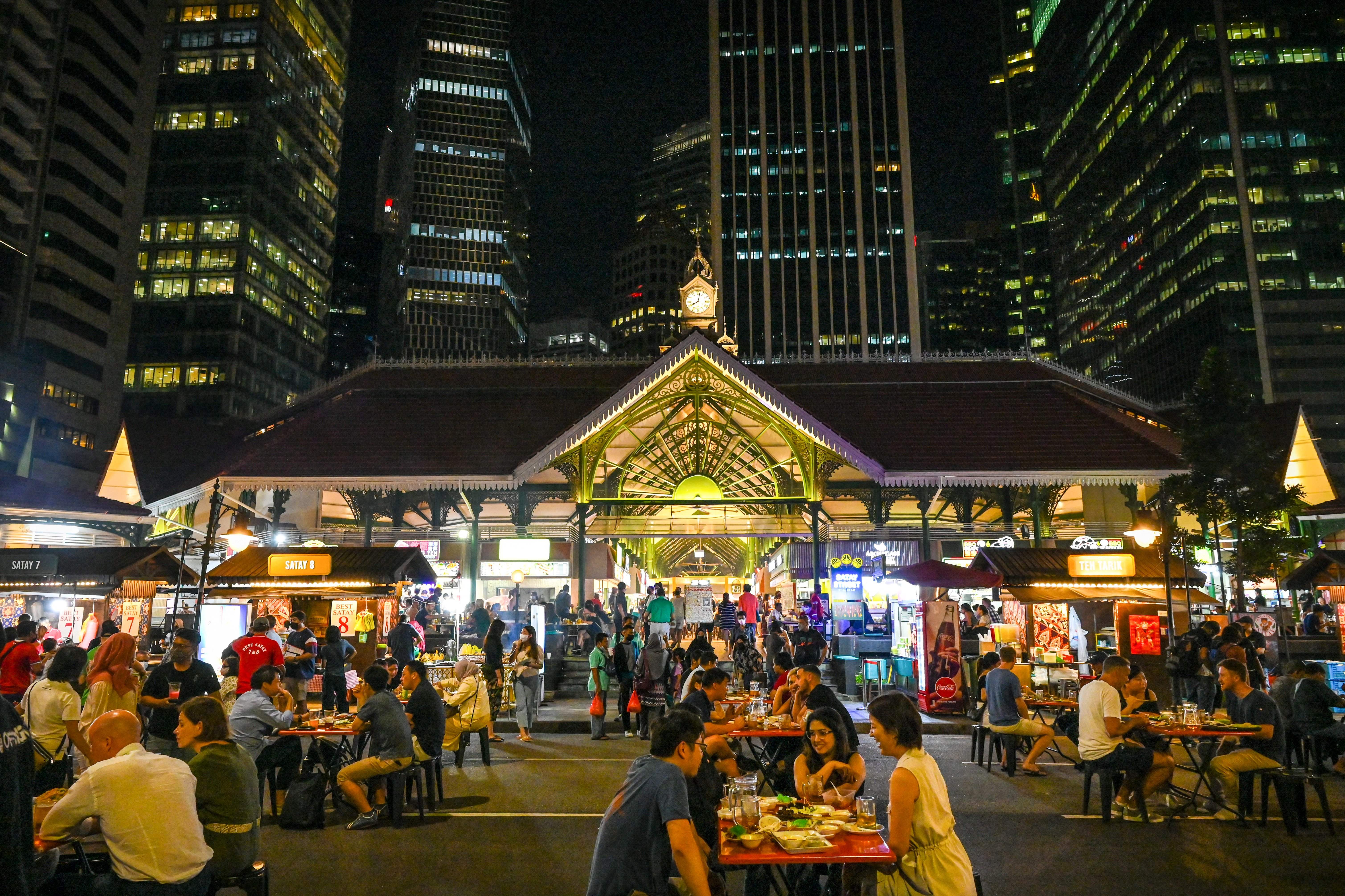 With Lau Pa Sat, who needs hotel food?