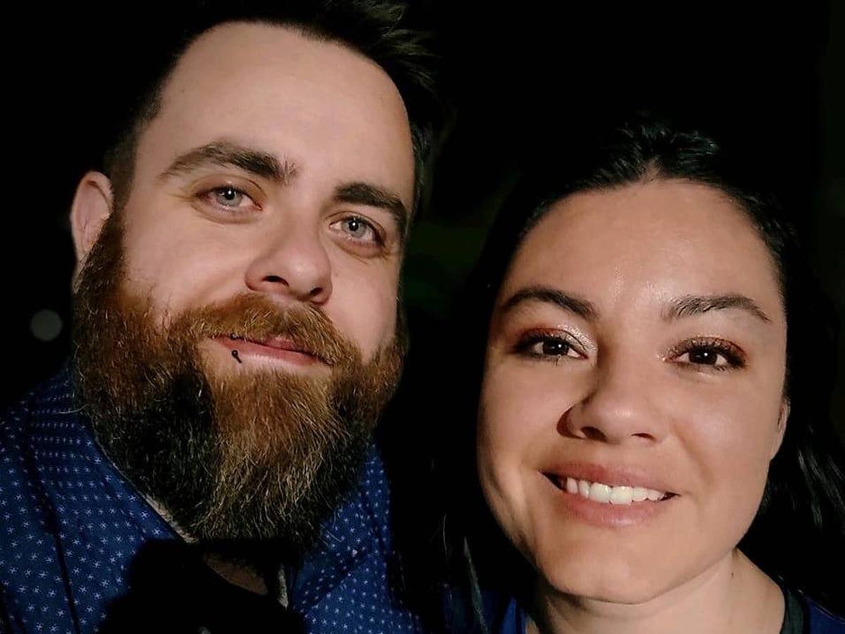 Texas woman shot and killed after husband 'flipped off' gunman in road rage attack - Vimarsana News