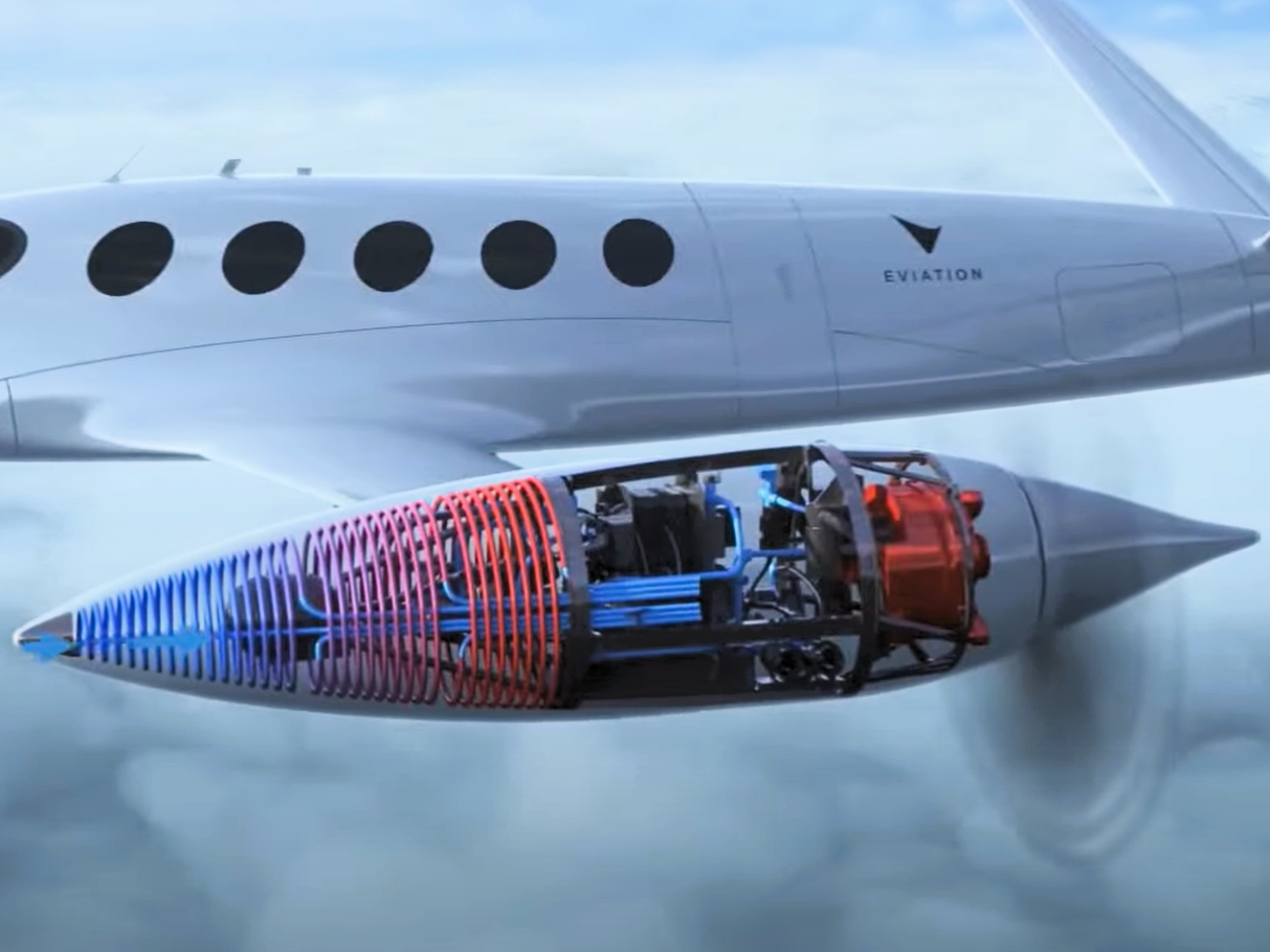 Fully electric planes require batteries with an energy density of at least 500Wh/kg