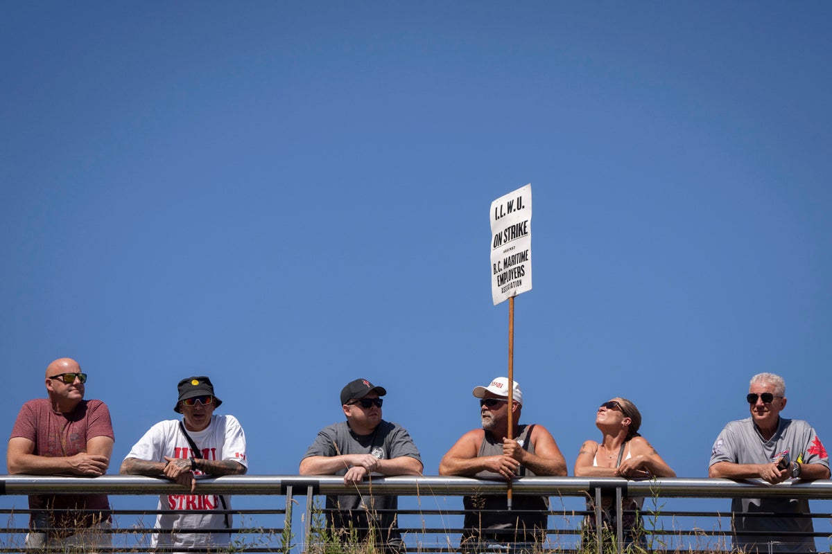 Tentative deal reached in nearly 2-week port strike on Canada’s west coast
