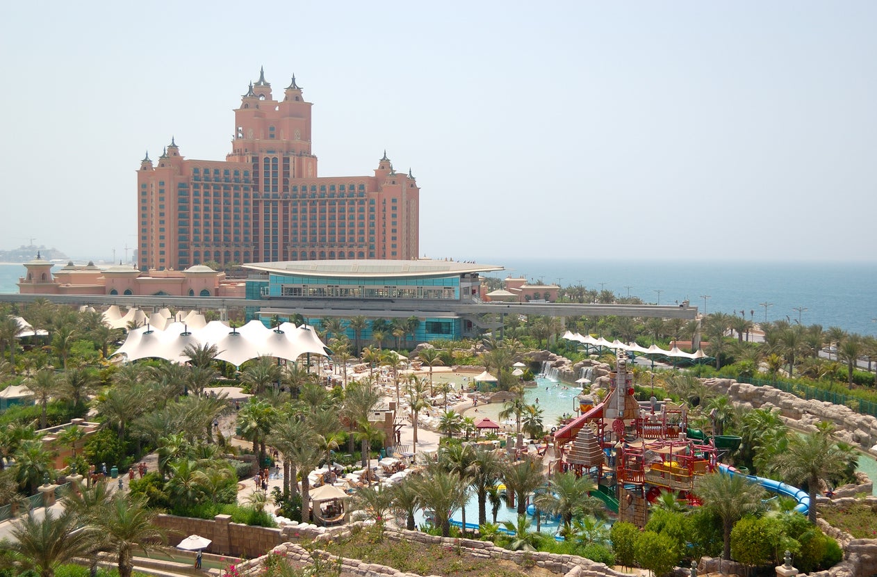 Aquaventure waterpark with Atlantis, The Palm in the background