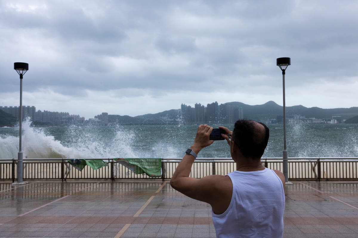 Schools and stock market closed as Hong Kong braces for Typhoon Talim ...
