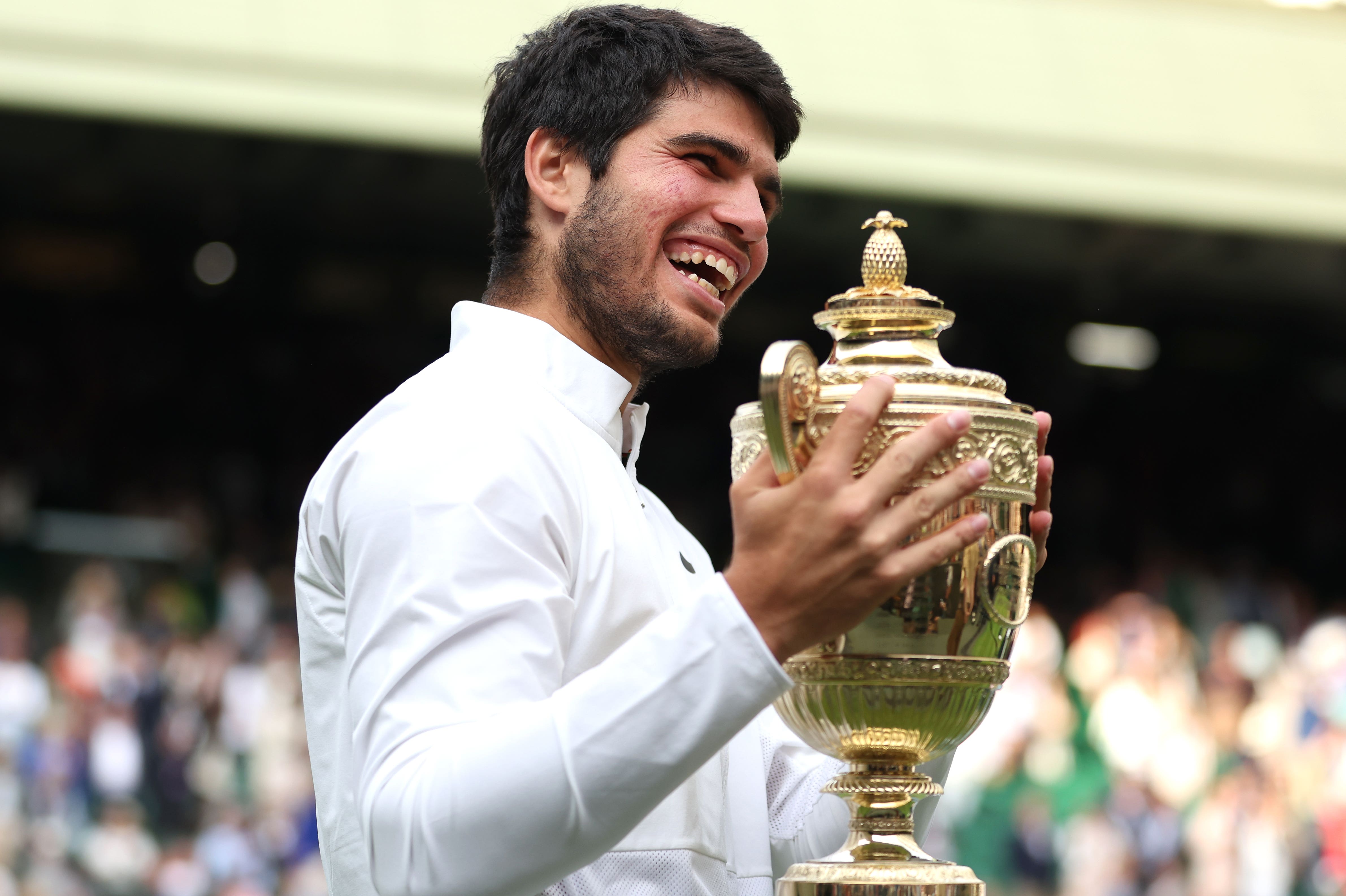 Spain's Carlos Alcaraz beats Novak Djokovic to win men's singles final at  Wimbledon