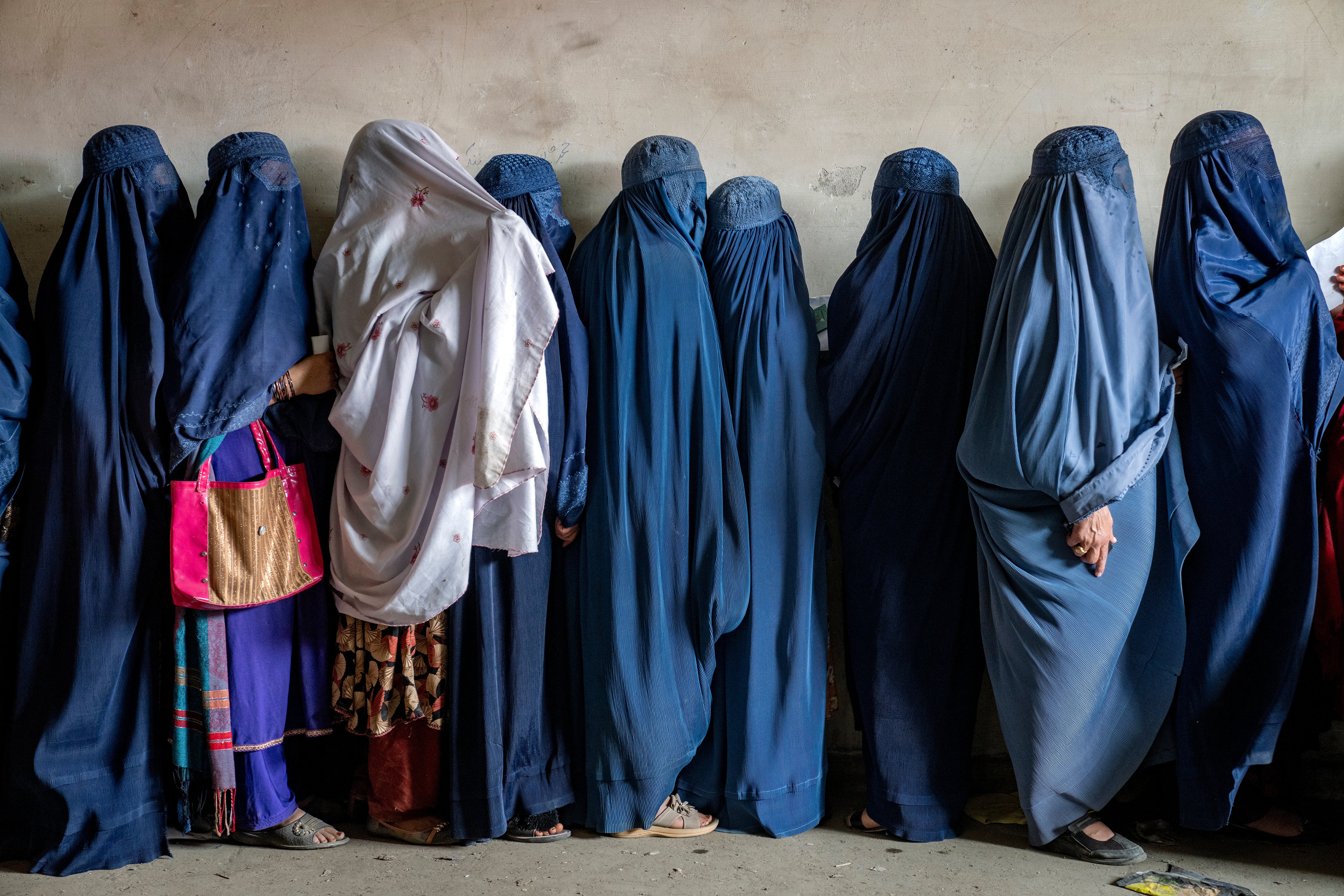 <p>Afghan women in Kabul </p>