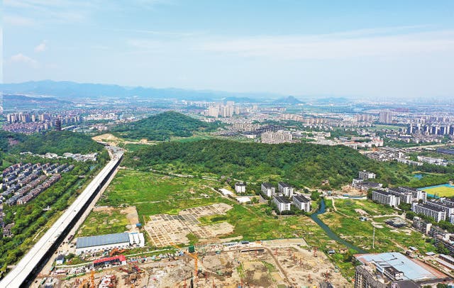 <p>An aerial view of the Nanshan relic site and its surrounding environment in Yuecheng district, Shaoxing, Zhejiang province</p>