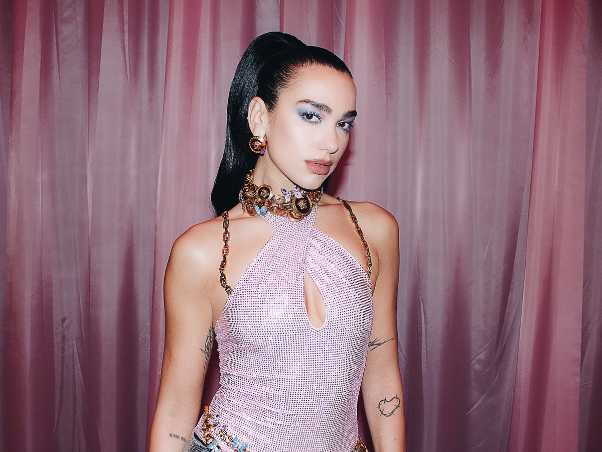 Fans are divided over Dua Lipa’s shrimp grilling video