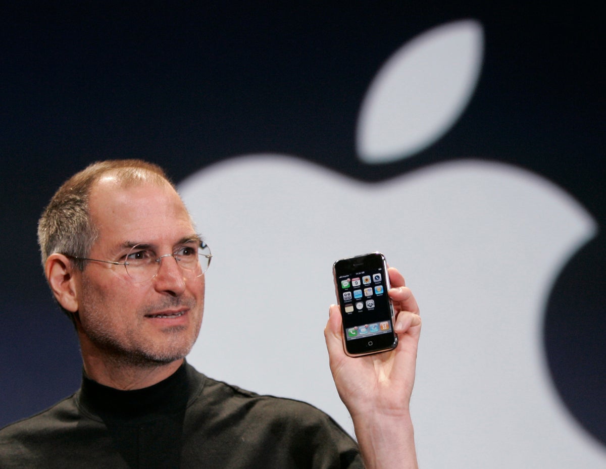 First-gen iPhone sells at auction for $190K — about 380 times its original price