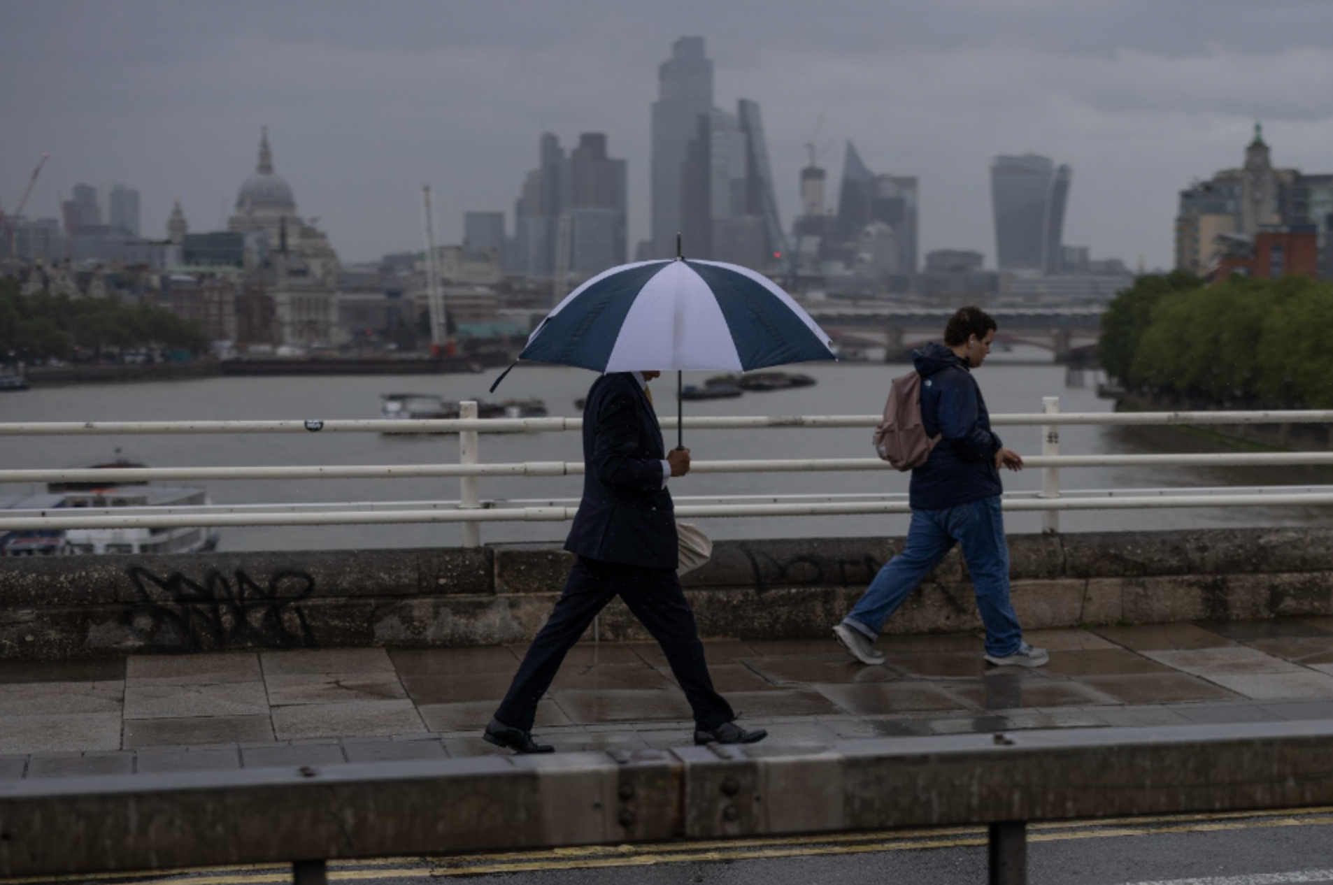 Met Office gives update on whether 40C heatwave would hit Britain