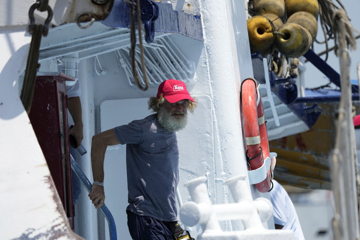 Australian castaway gives detailed account of his time at sea