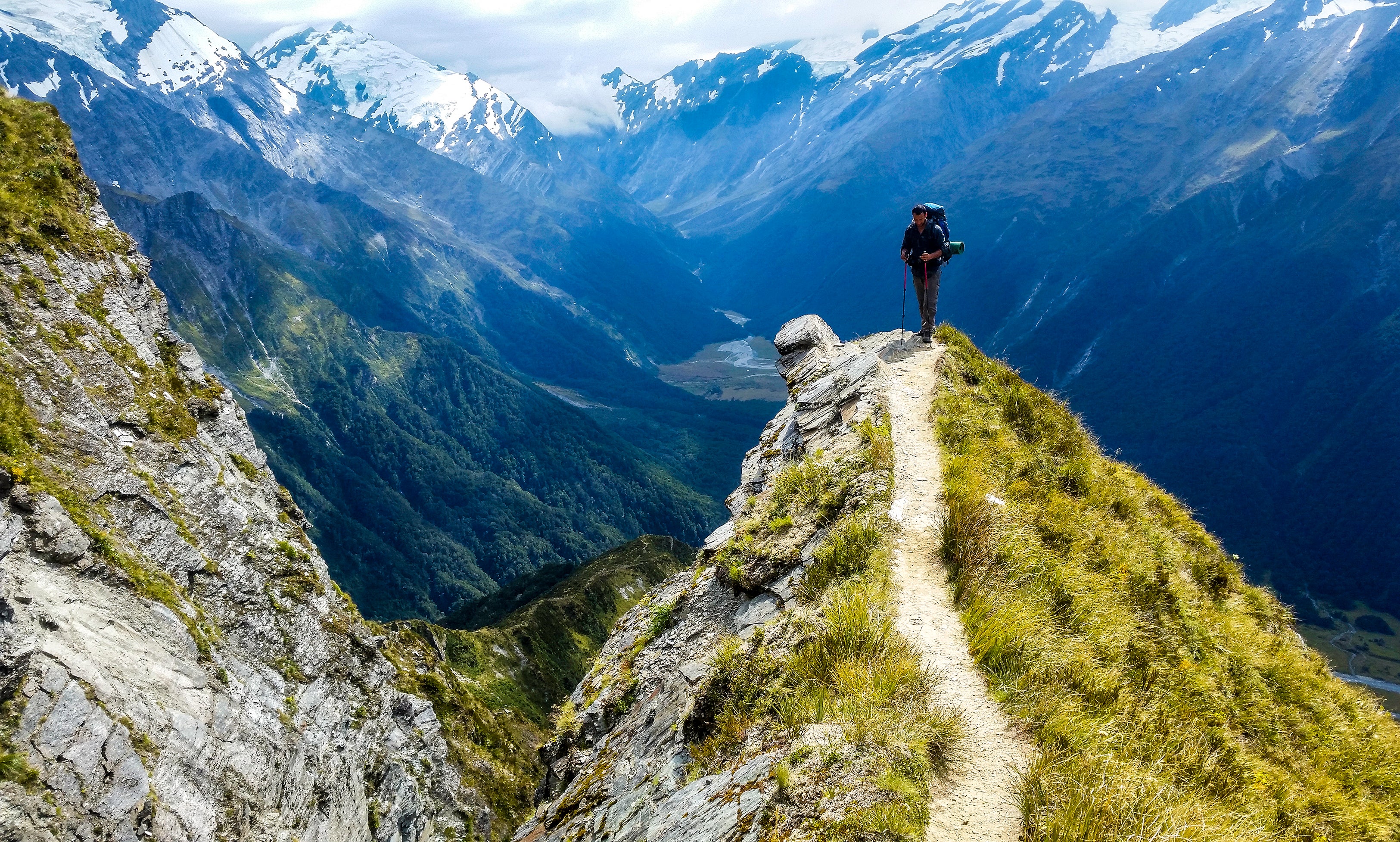 Hike the Cascade Saddle route in the picturesque scenery of Mount Aspiring National Park