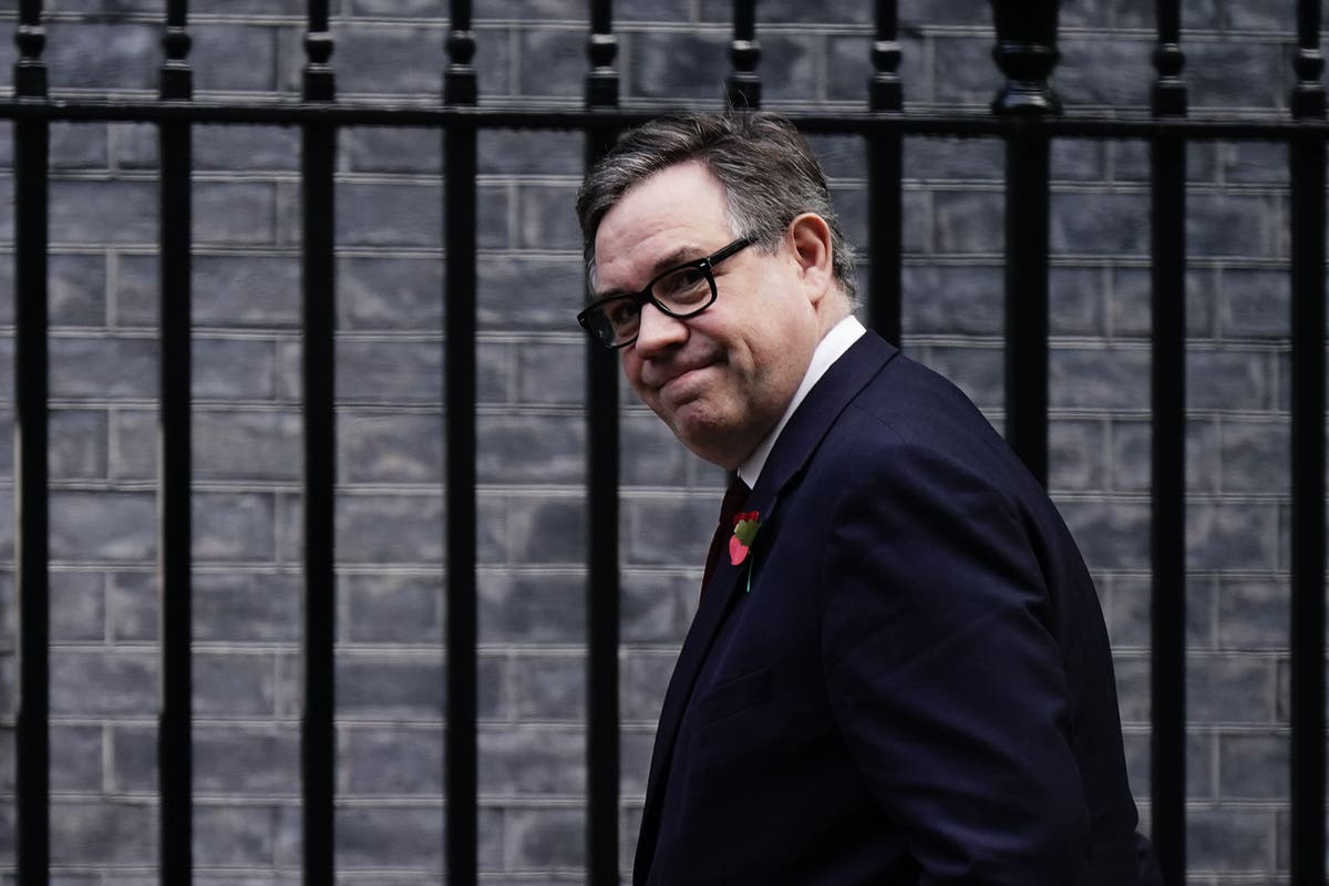 Government aims to boost AI skills with experts from private tech firms