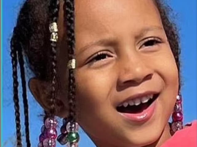 Majesty Williams, ahora de 6 años, se reunió con su padre después de que su madre supuestamente la secuestrara de su casa en Smyrna, Georgia, hace dos años.