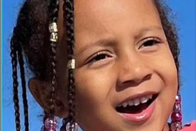 Majesty Williams, ahora de 6 años, se reunió con su padre después de que su madre supuestamente la secuestrara de su casa en Smyrna, Georgia, hace dos años.