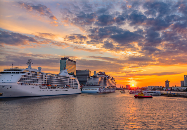 <p>Sunset clause? Cruise Port Amsterdam</p>