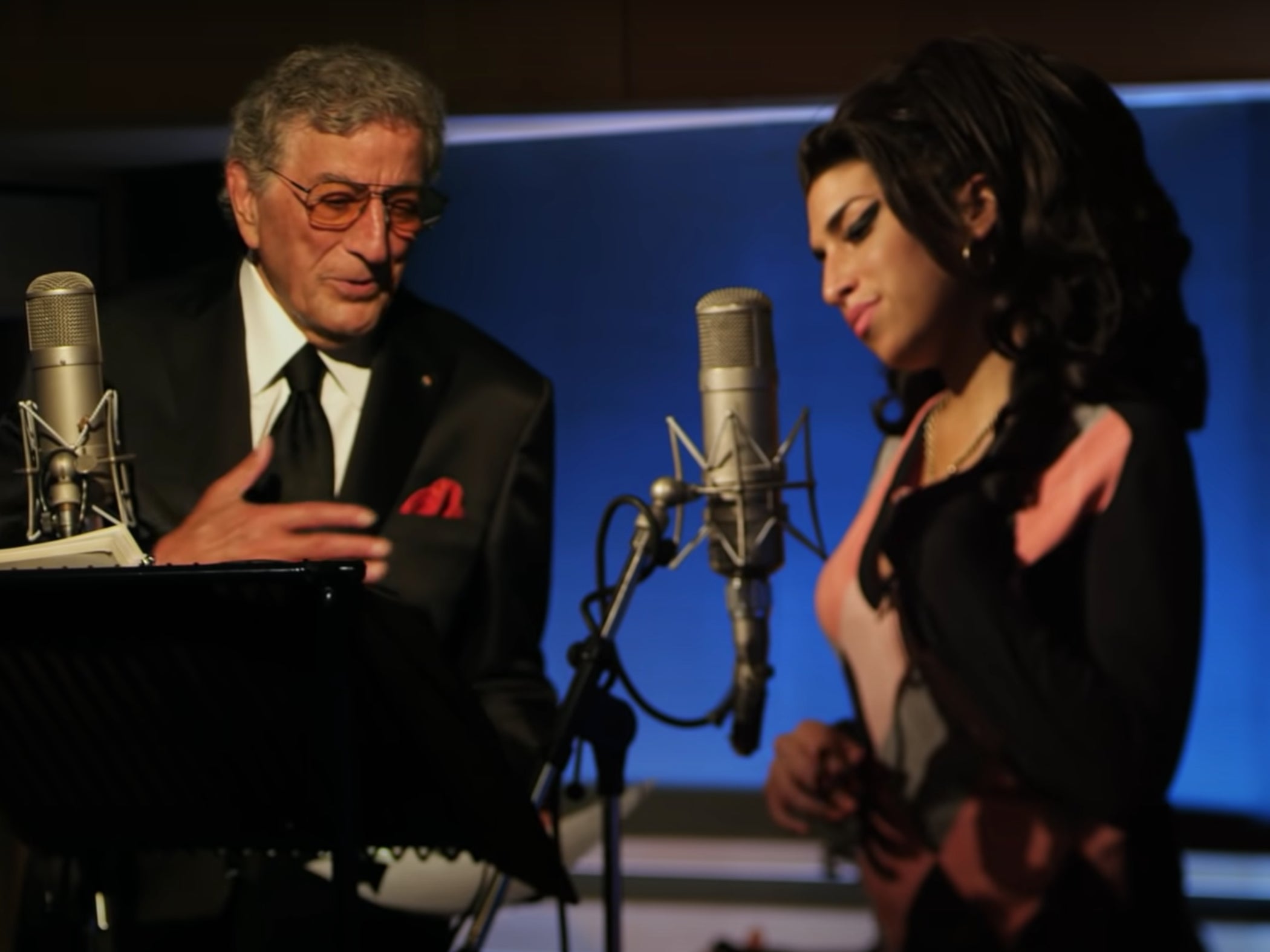 Tony Bennett recording with Amy Winehouse