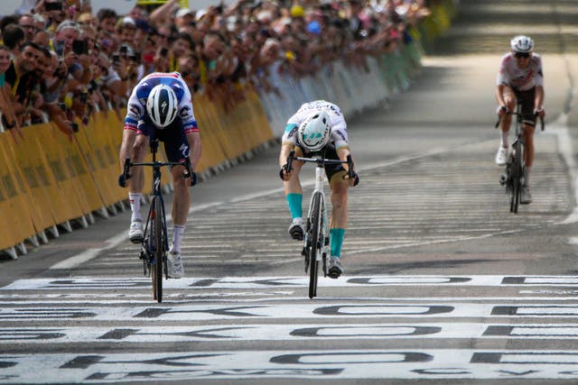 <p>Matej Mohoric pips Kasper Asgreen on the line to win the 19th of the 2023 Tour de France</p>