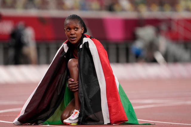 <p>Faith Kipyegon no logró superar el récord por más de seis segundos</p>