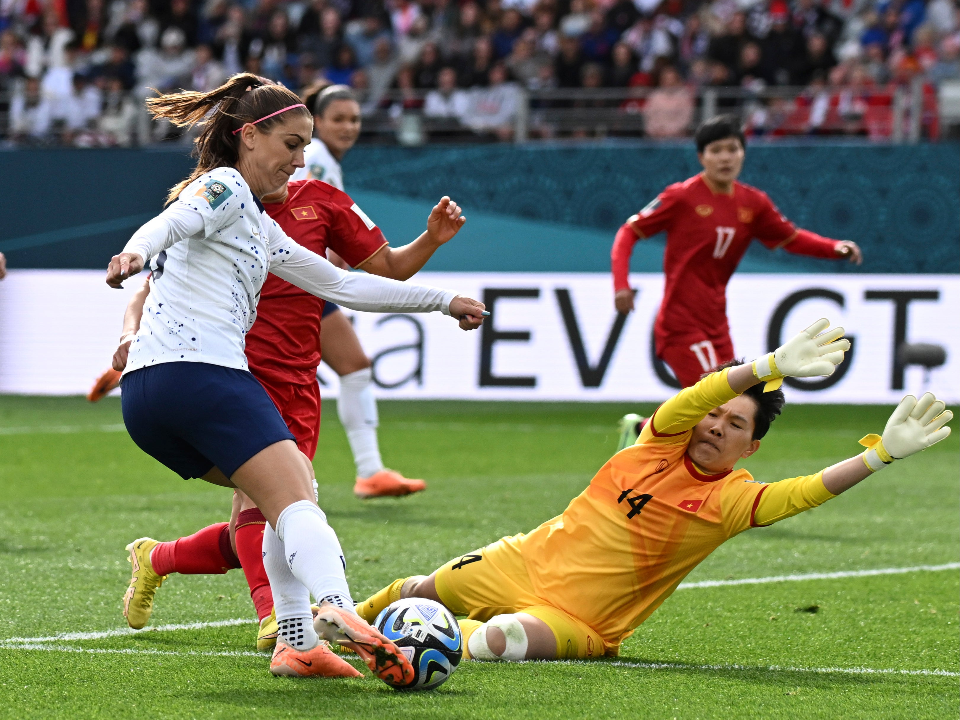 U.S. women's national soccer team starts World Cup with 3-0 win over Vietnam