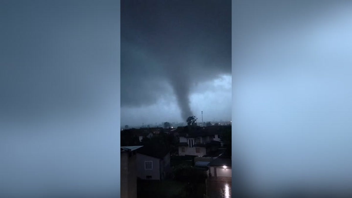 Il tornado colpisce la periferia di Milano a causa delle condizioni meteorologiche estreme in Italia |  notizia
