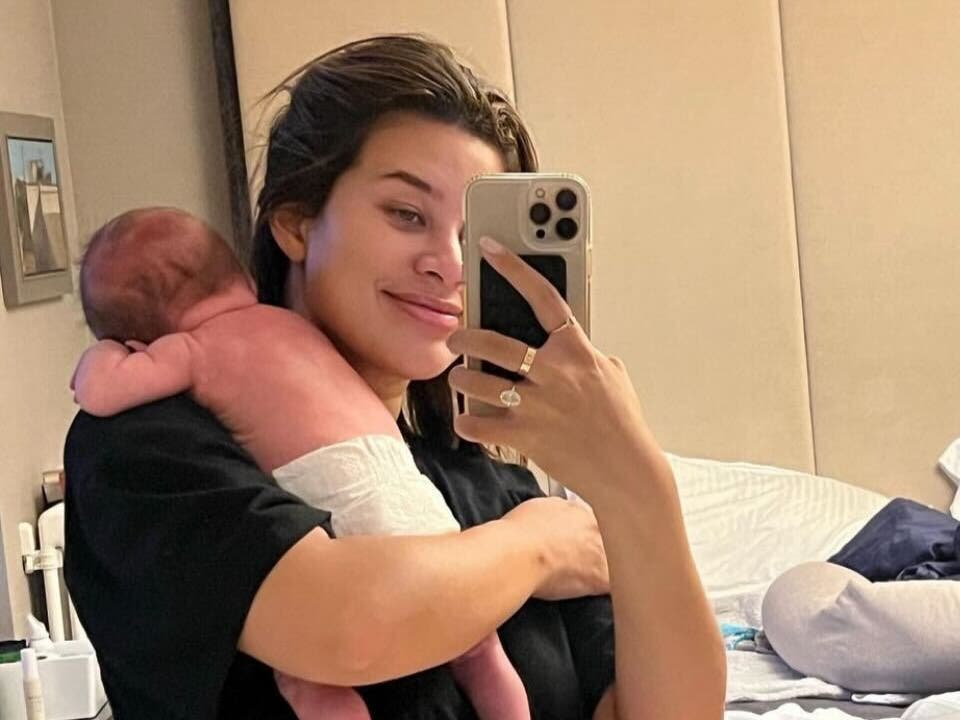 Montana Brown says she chose a home birth because 'hospital isn't the safest place for non-white people' - Vimarsana News