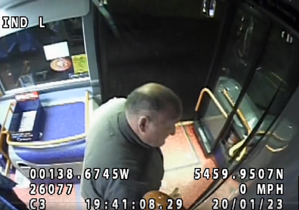 Steven Walton: CCTV shows final moments of man wrongly branded a 'nonce' before he was stamped to death - Vimarsana News