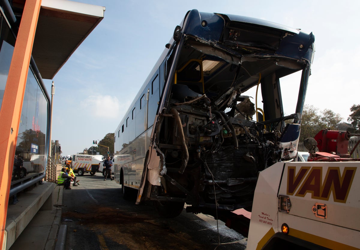 77 people are injured, 2 seriously, after 2 buses…