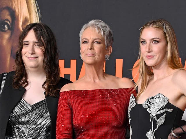 <p>Jamie Lee Curtin with her daughters Ruby Guest and Annie Guest in 2022 </p>