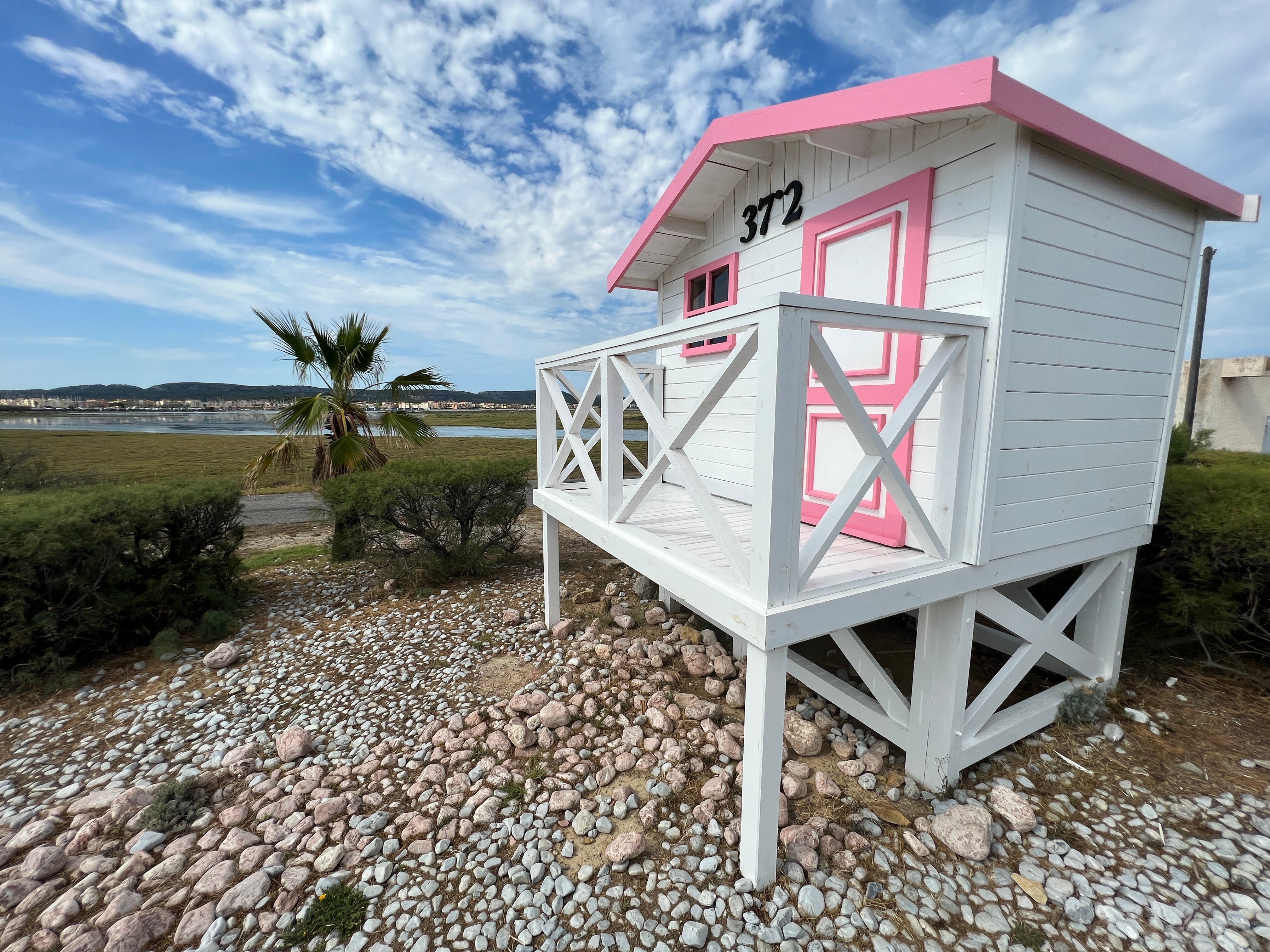 Welcome to Gruissan, twinned with Barbieland: the chalet that greets arrivals to the beach area
