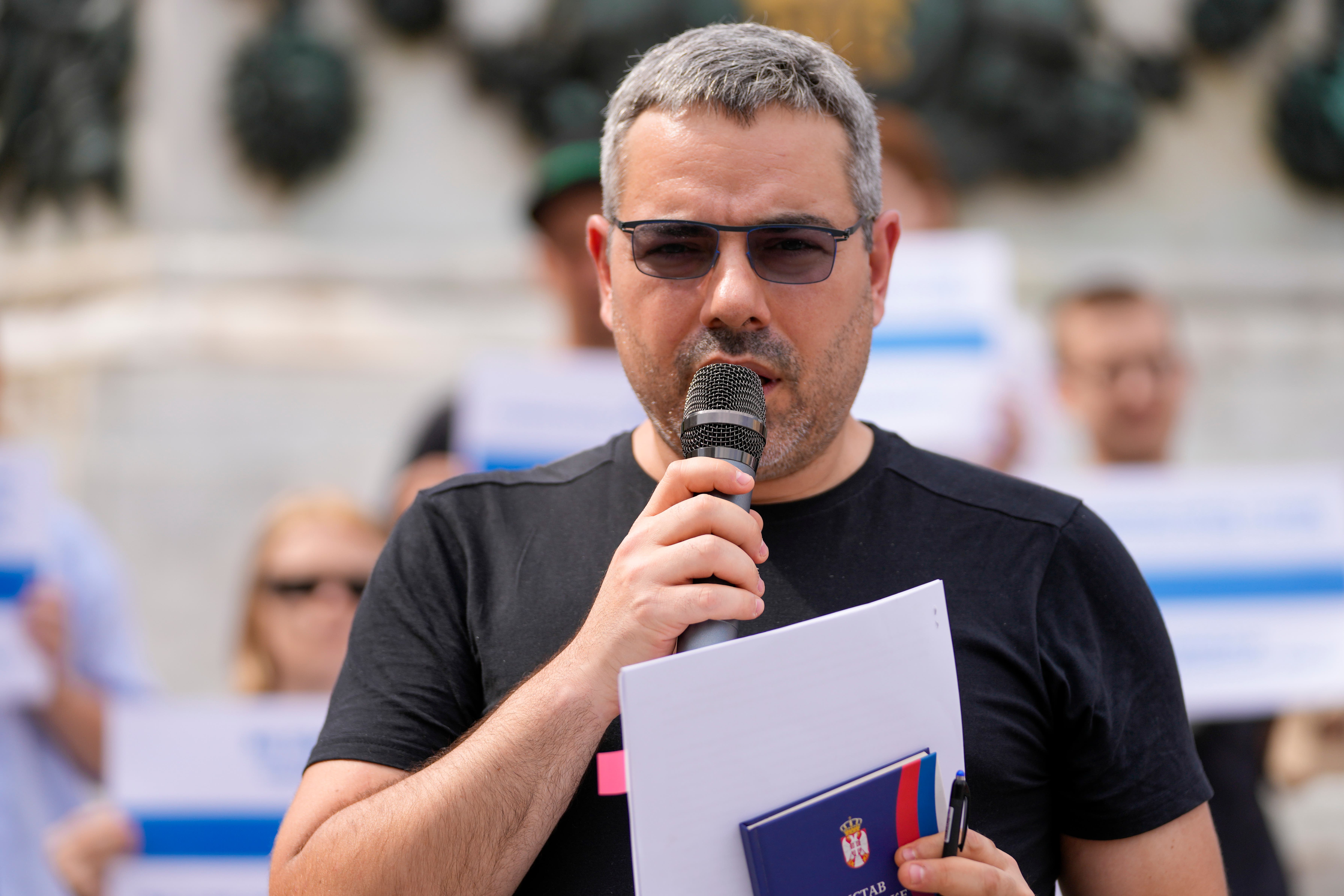 Russian anti-war activists hold protest after activists face entry, residence problems in Serbia - Vimarsana News