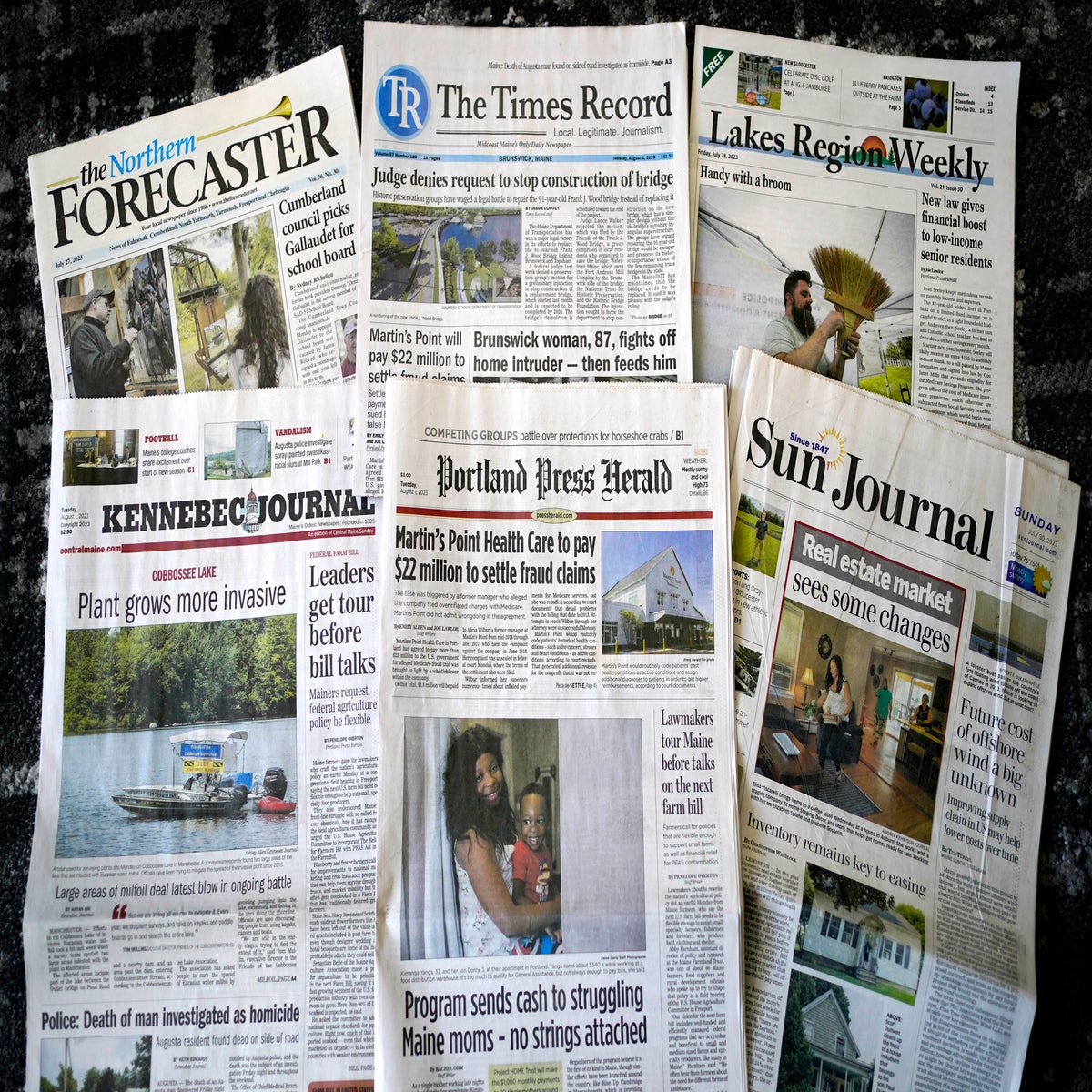 Nonprofit Buys 22 Newspapers in Maine - The New York Times