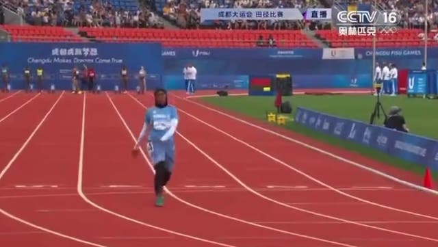 <p>An ‘untrained’ Somali runner skips over finish line of 100m sprint race.</p>