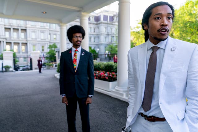 <p>Tennessee Reps. Justin Pearson (left) and Justin Jones (right) outside the West Wing after meeting with President Joe Biden and Vice President Kamala Harris</p>