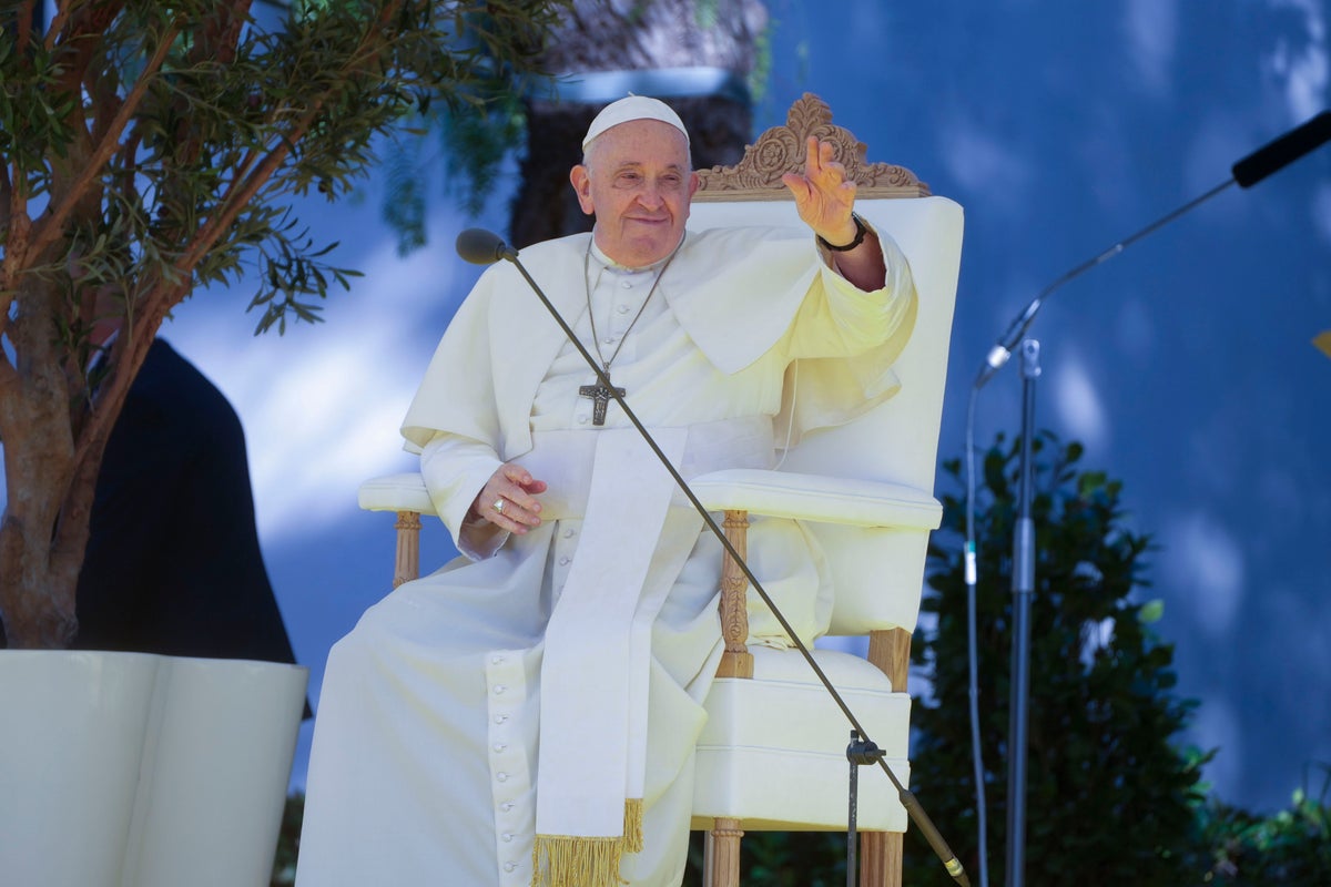 Watch live as welcome ceremony held for Pope Francis in Lisbon park