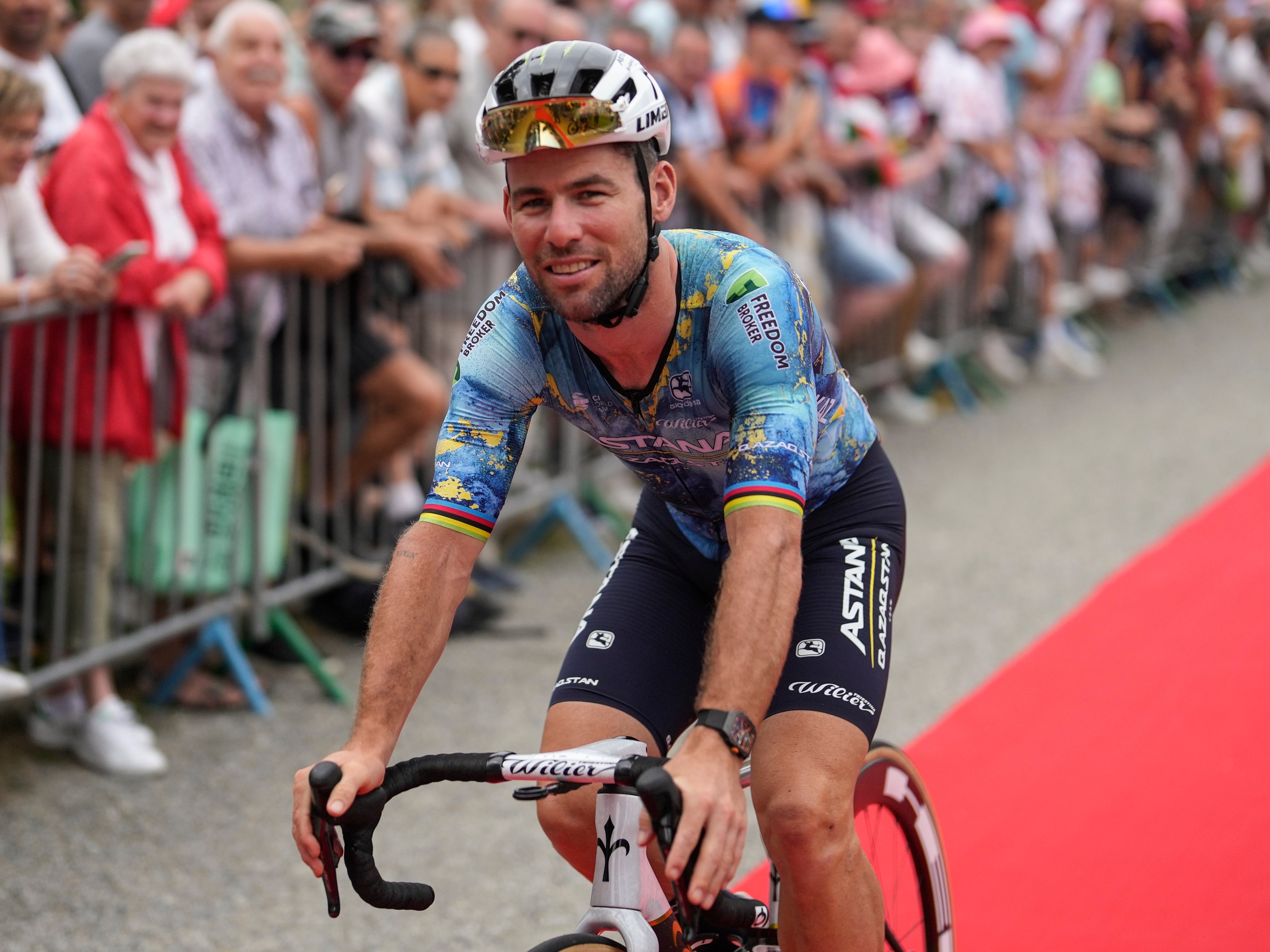 Mark Cavendish is one tantalising stage short of the holding the all-time Tour de France stage record on his own