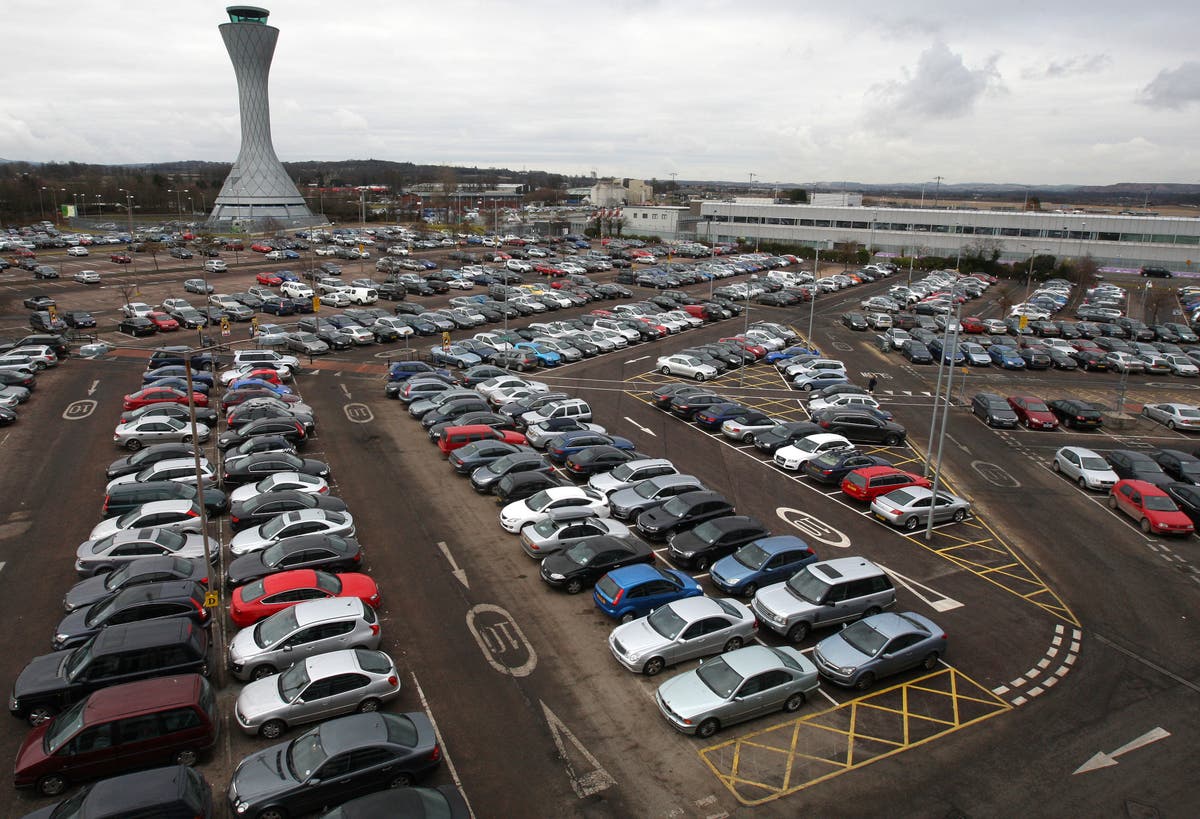 Holidaymakers parking at airports warned over &lsquo;serious financial sting&rsquo;