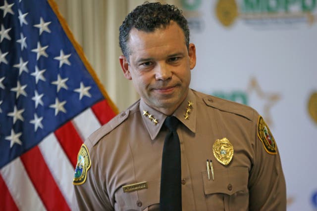 MIAMI-DIRECTOR DE POLICÍA