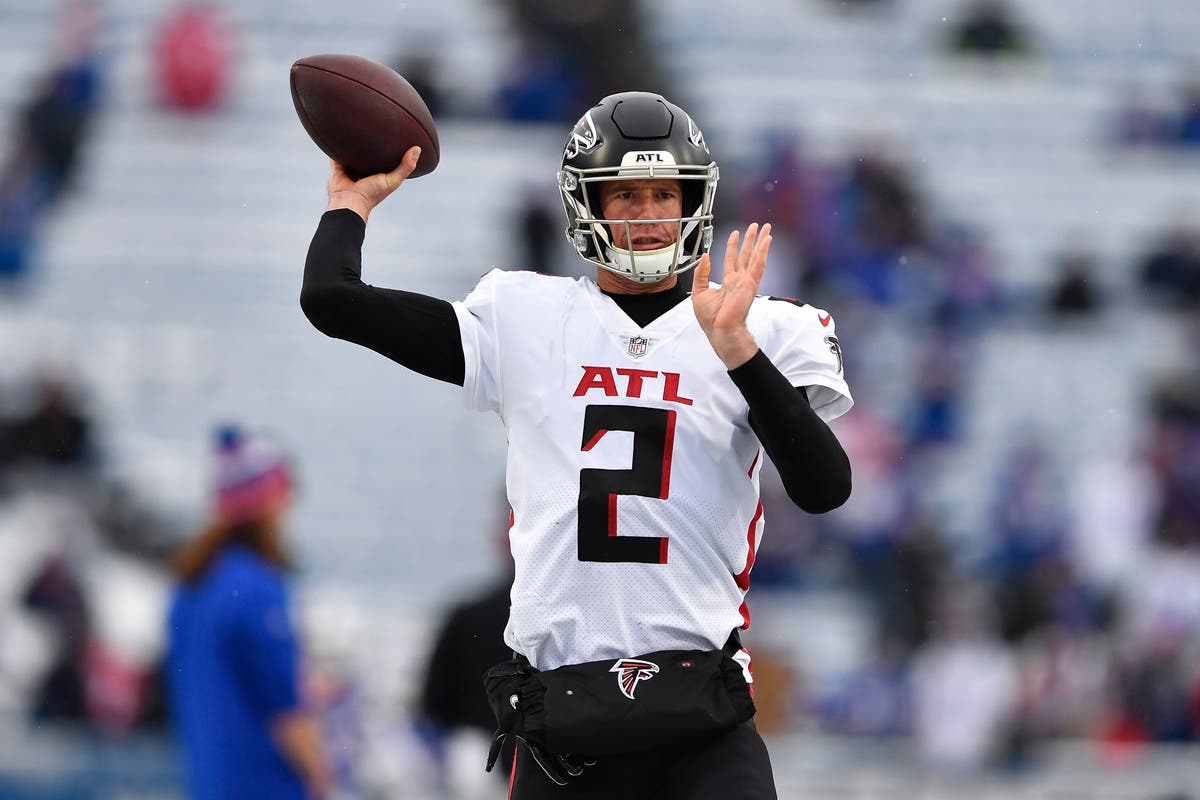 Former Falcons Qb Matt Ryan Brings Twin Sons Along For Training Camp Visit The Independent 