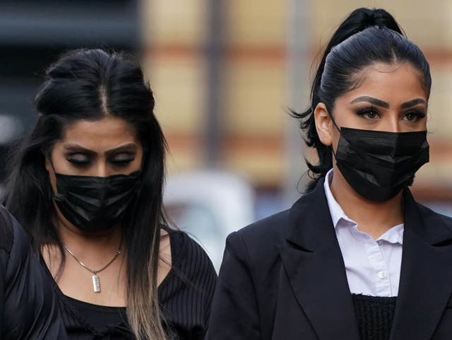 <p>Mahek Bukhari (right) and her mother Ansreen Bukhari</p>