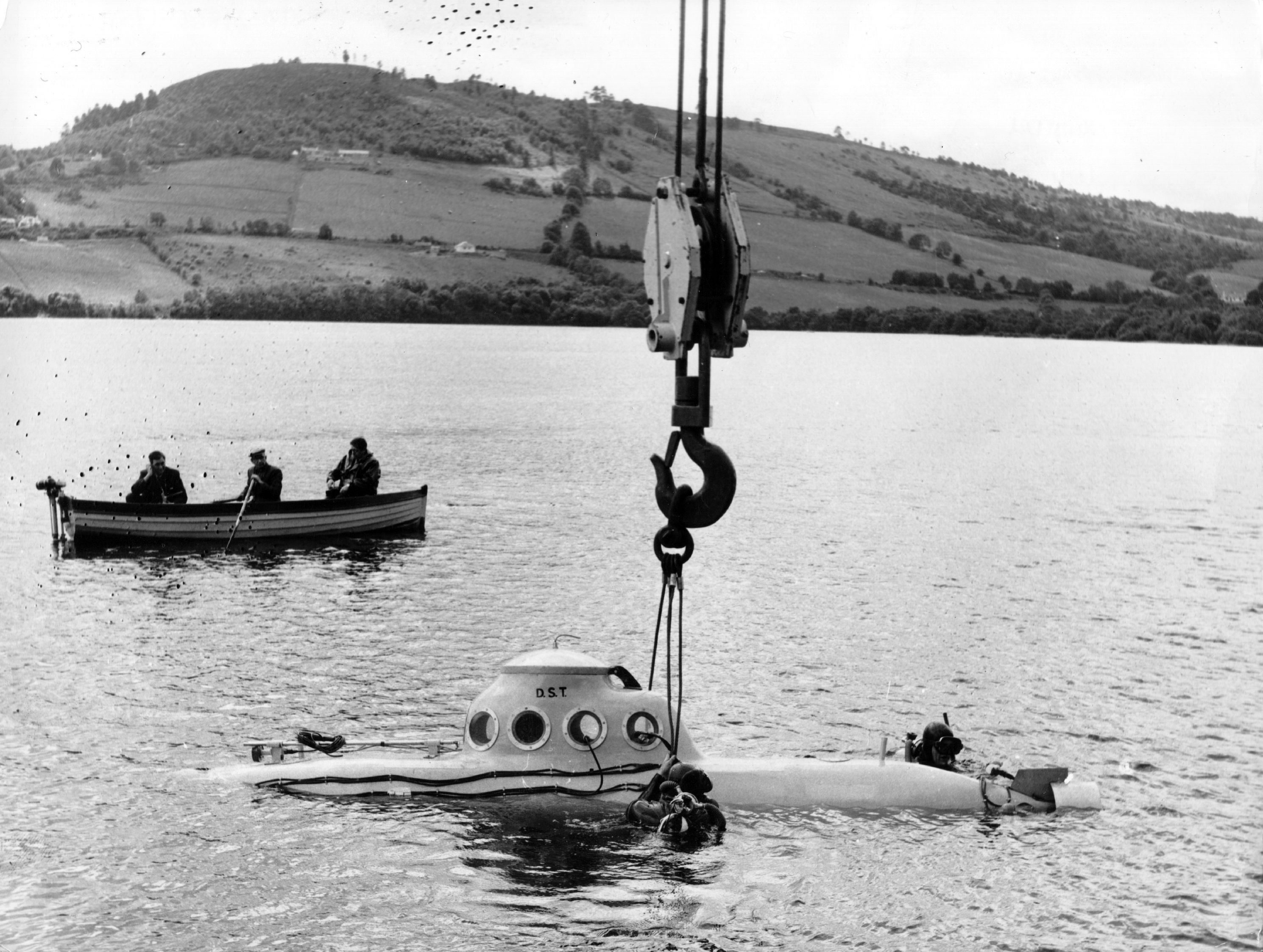 1969: A submarine is lowered into Loch Ness to begin its search for the monster