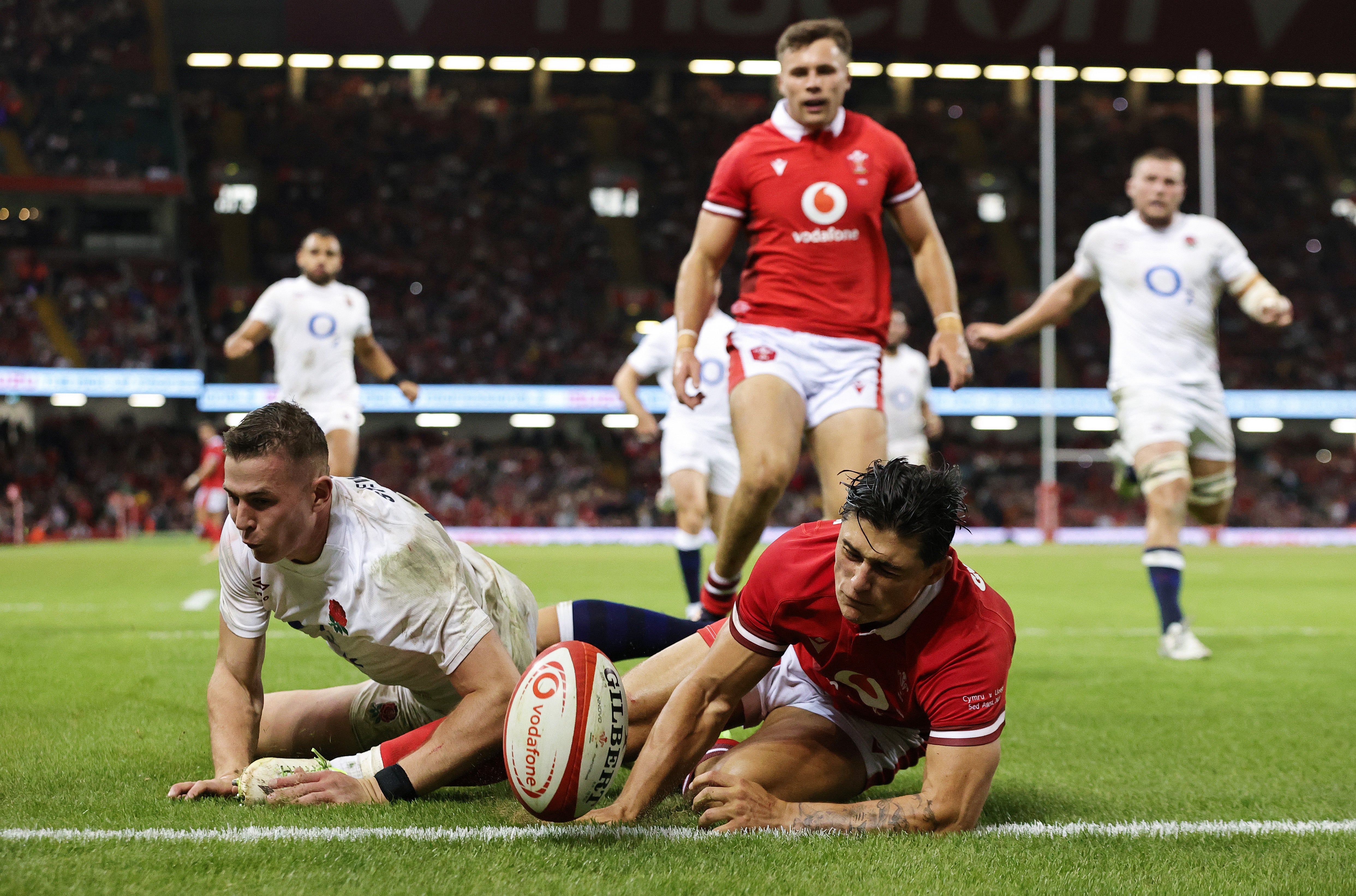 Louis Rees-Zammit narrowly missed out on scoring a late try for Wales