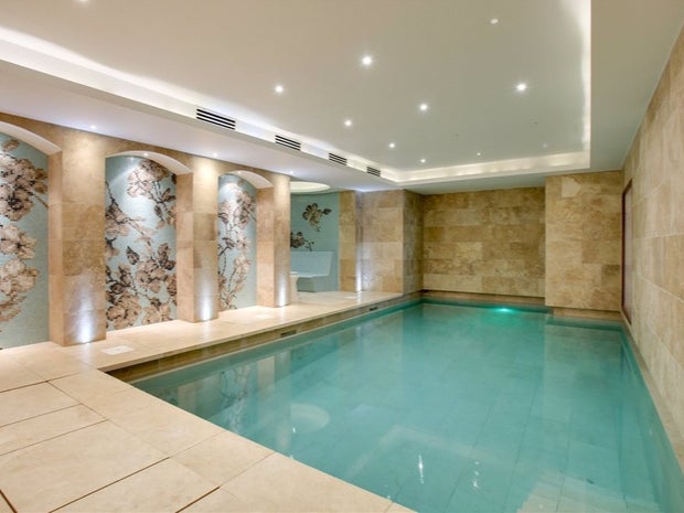 This property in one of London’s most prestigious pincodes has everything from a cinema room to this serene, indoor swimming pool.
